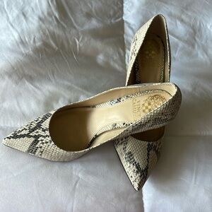 Vince Camino snake print pumps